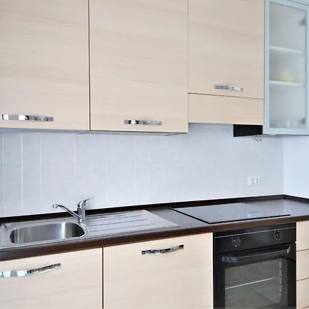 Apartment Simplistic In With Balcony Terrace *
