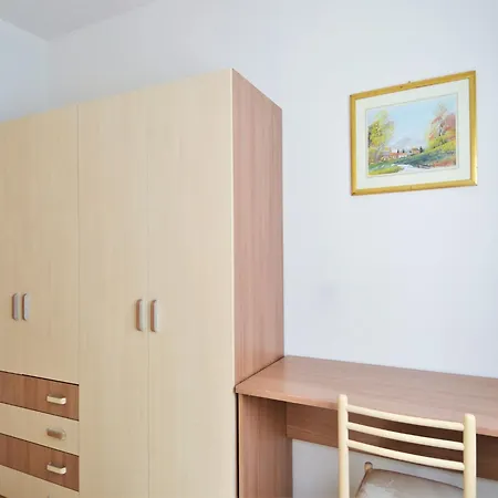 Simplistic In With Balcony Terrace Apartment *