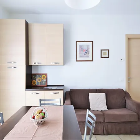 Apartment Simplistic In With Balcony Terrace *