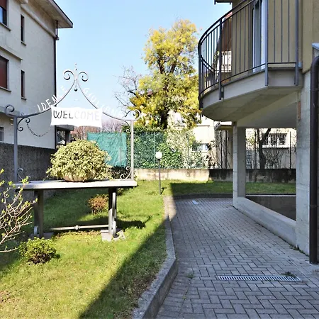 Simplistic In With Balcony Terrace