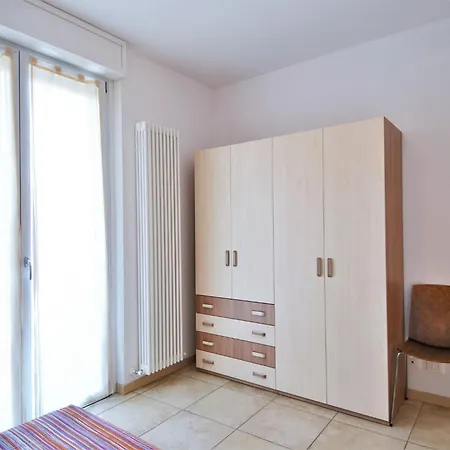 Apartment Simplistic In With Balcony Terrace *