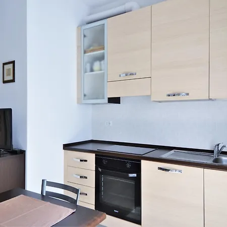 Simplistic In With Balcony Terrace * Dervio