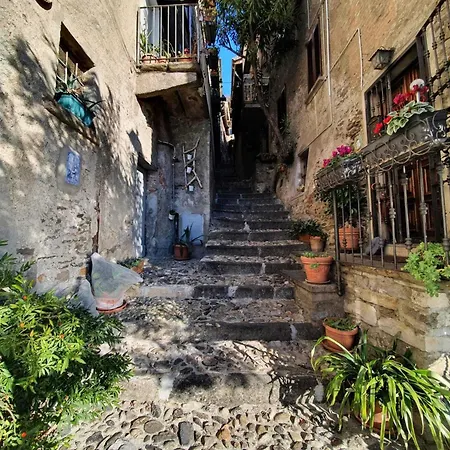 Apartment Simplistic In With Balcony Terrace Dervio