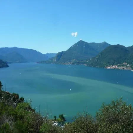 Simplistic In With Balcony Terrace * Dervio