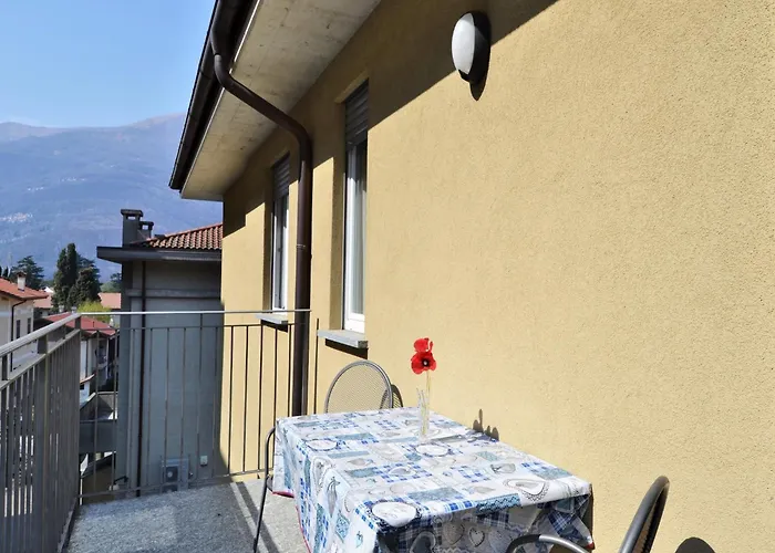 公寓 Simplistic In With Balcony Terrace *