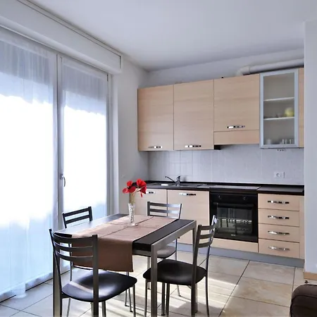 Simplistic In With Balcony Terrace Dervio