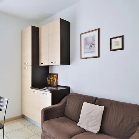 Apartmán Simplistic In With Balcony Terrace