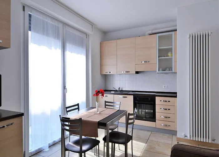 Simplistic In With Balcony Terrace * Ντέρβιο